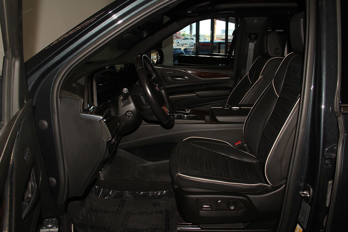 2022 Cadillac Escalade ESV Premium Luxury photo 18