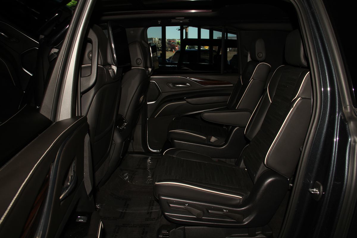 2022 Cadillac Escalade ESV Premium Luxury photo 15