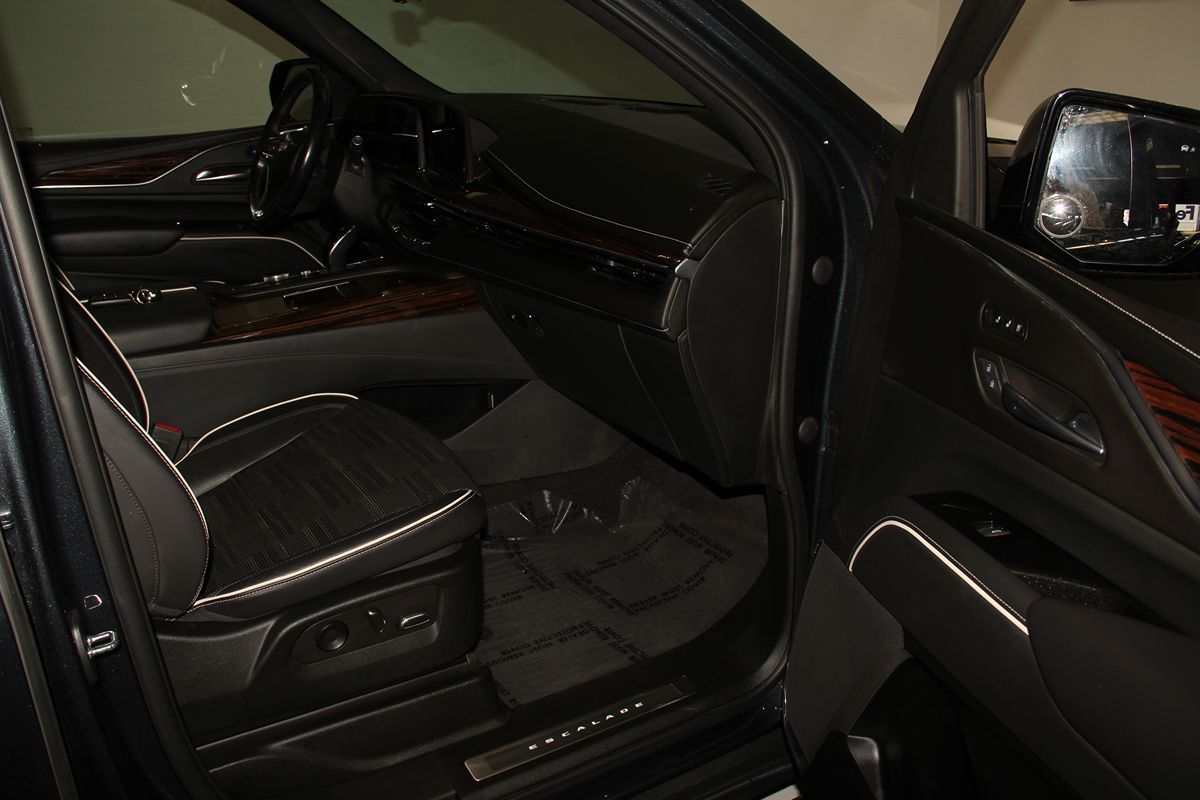 2022 Cadillac Escalade ESV Premium Luxury photo 35