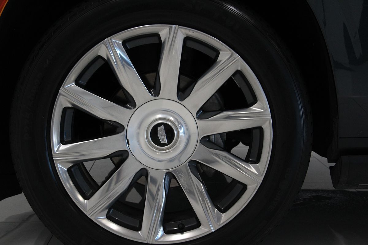 2022 Cadillac Escalade ESV Premium Luxury photo 10