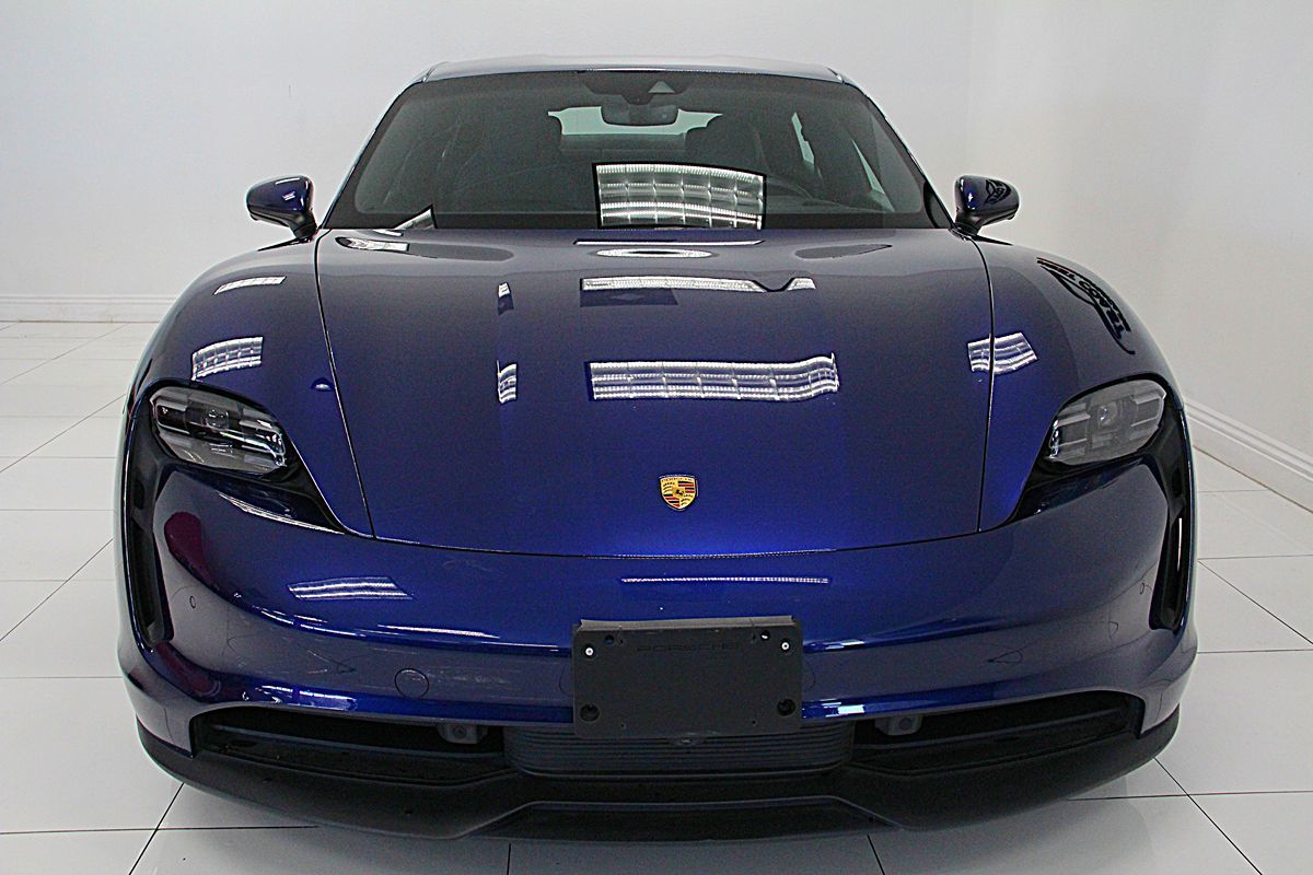 2021 Porsche Taycan photo 3