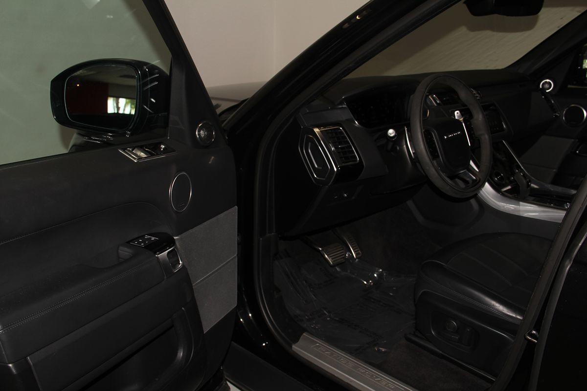 Land Rover Range Rover Sport photo 18