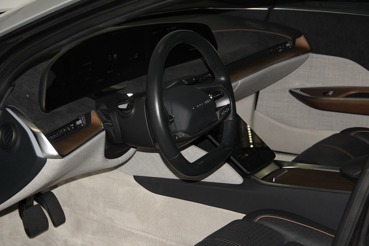 Lucid Air photo 19