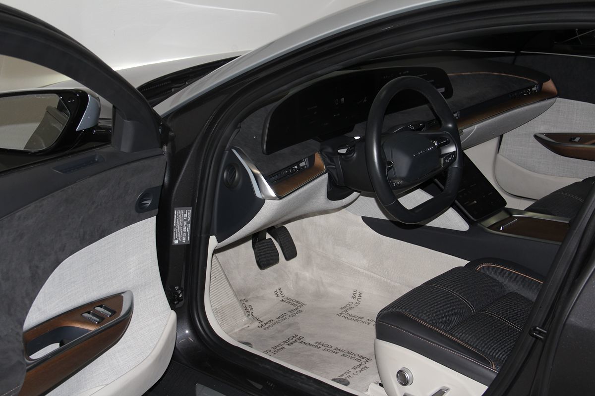 Lucid Air photo 23