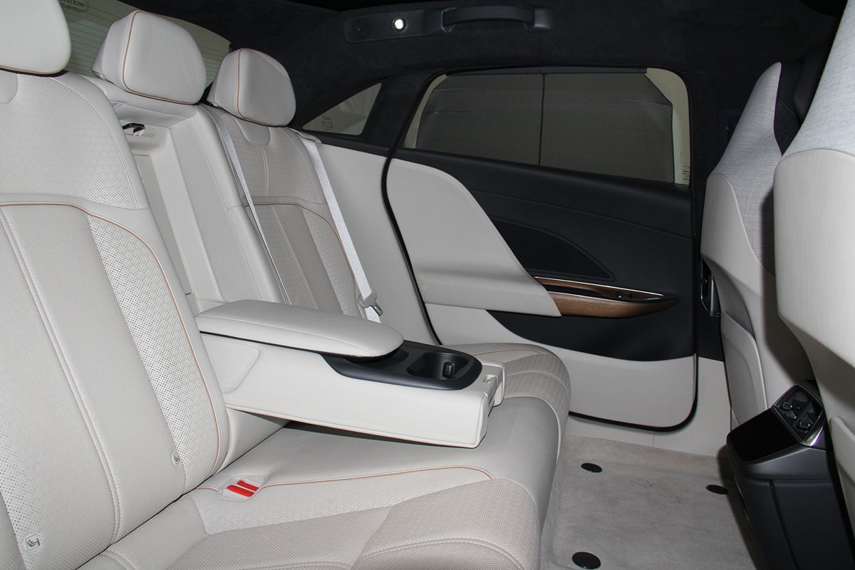 Lucid Air photo 32
