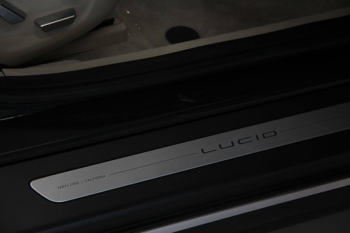 Lucid Air photo 37