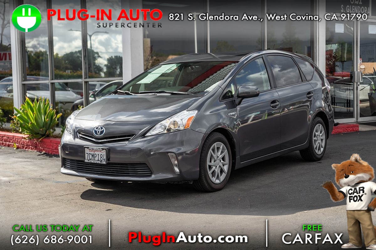 2013 Toyota Prius v Three