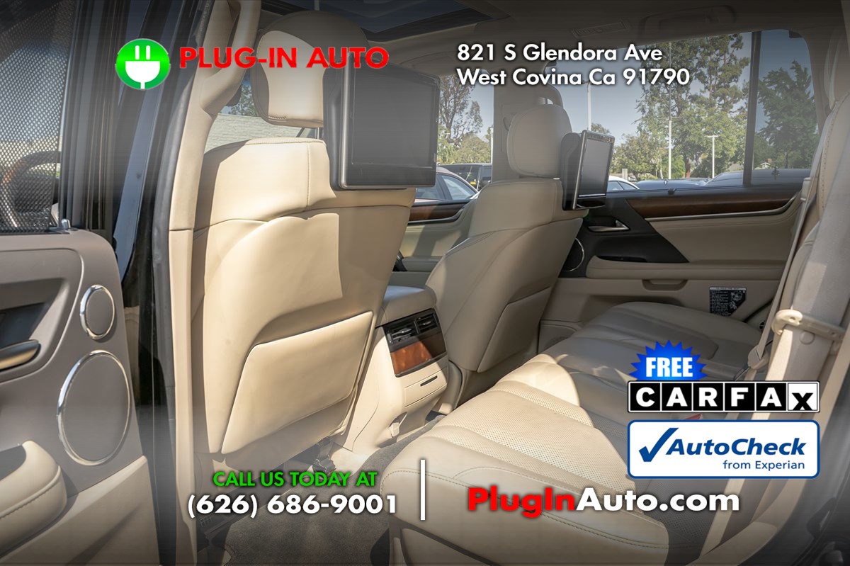 2017 Lexus LX 570 photo 2