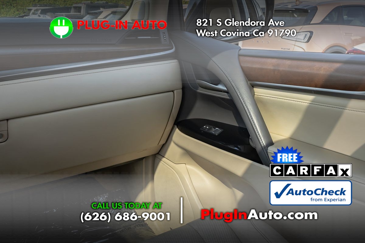 2017 Lexus LX 570 photo 16