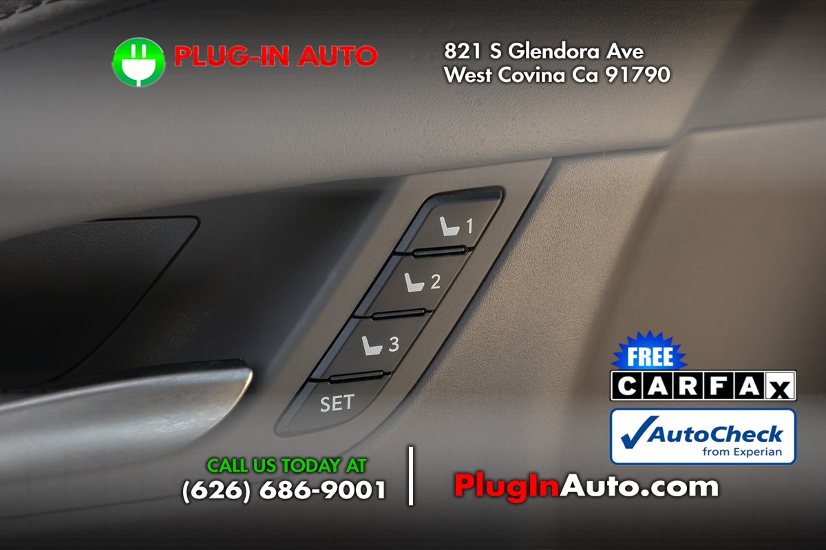 2017 Lexus LX 570 photo 21