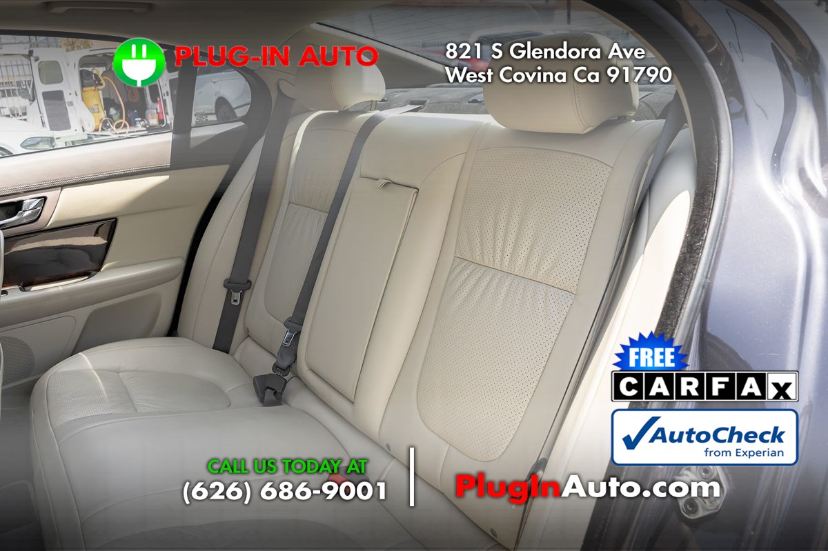2009 Jaguar XF Supercharged photo 9