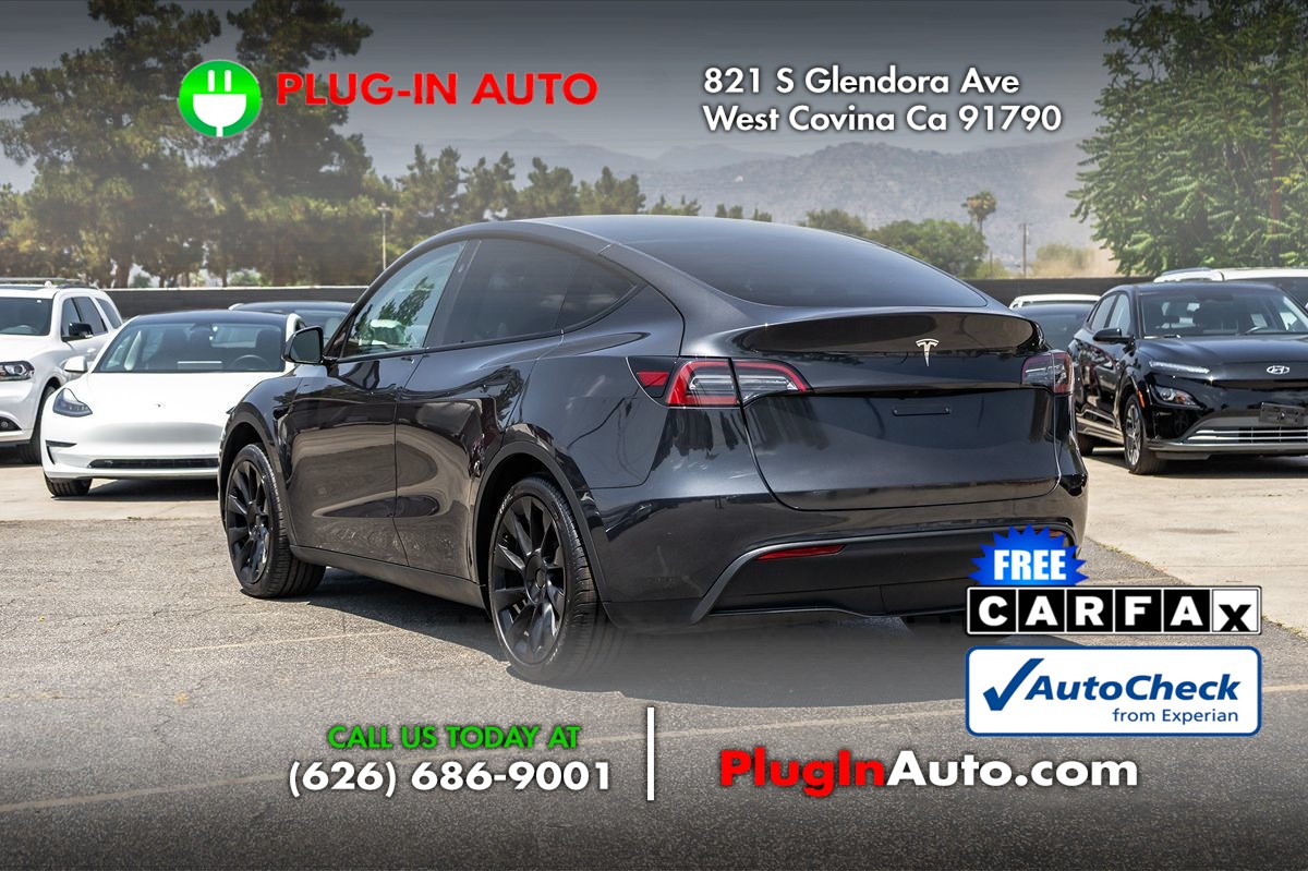 2024 Tesla Model Y Long Range photo 2