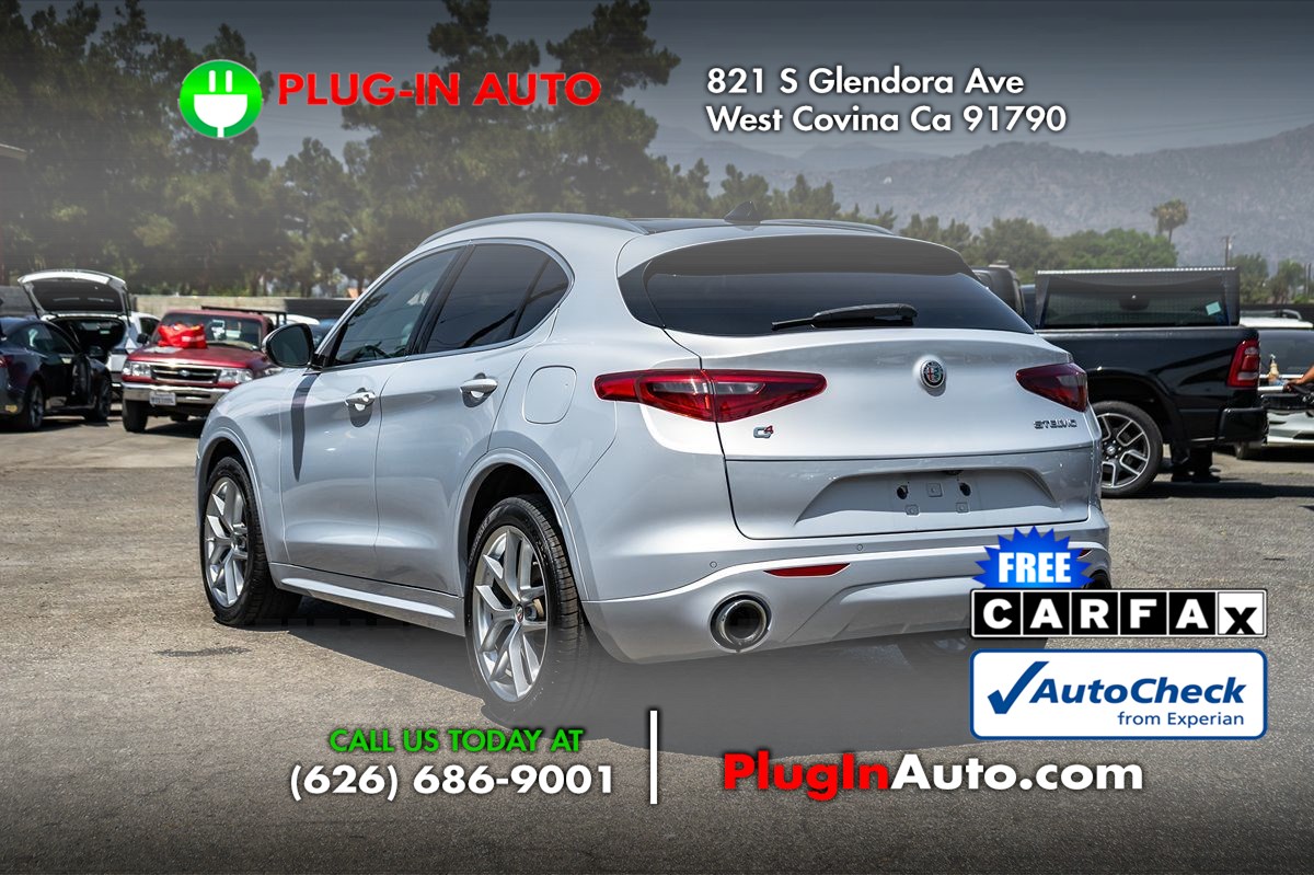 2021 Alfa Romeo Stelvio Ti photo 2