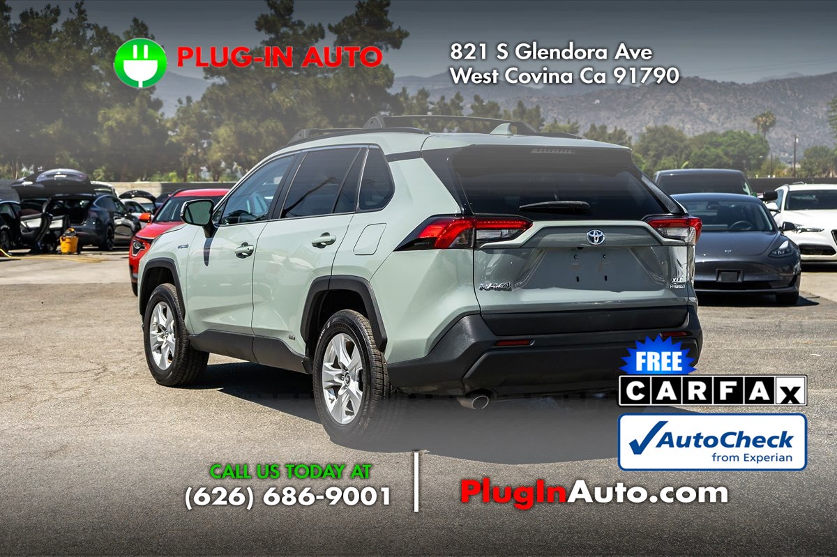 2019 Toyota RAV4 Hybrid XLE photo 2