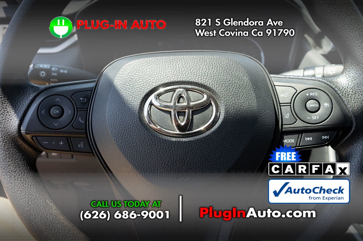 2023 Toyota RAV4 XLE photo 12