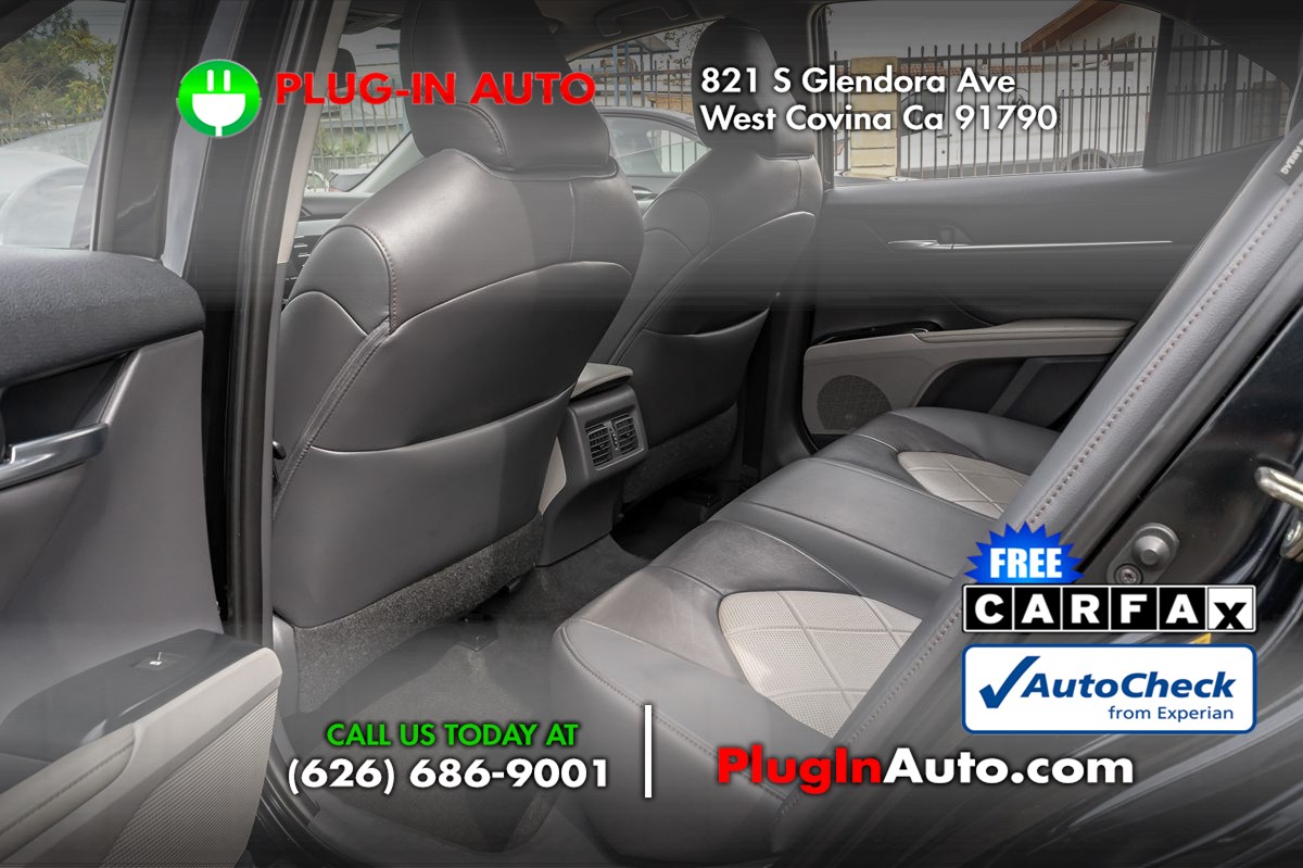 2019 Toyota Camry SE XLE photo 6