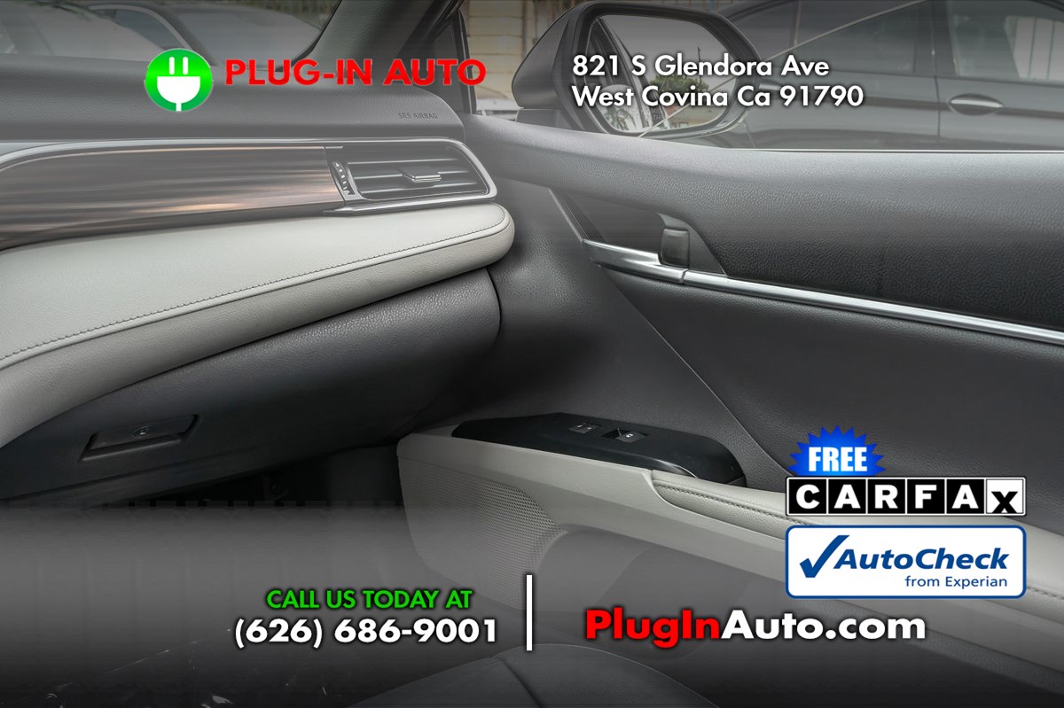 2019 Toyota Camry SE XLE photo 13