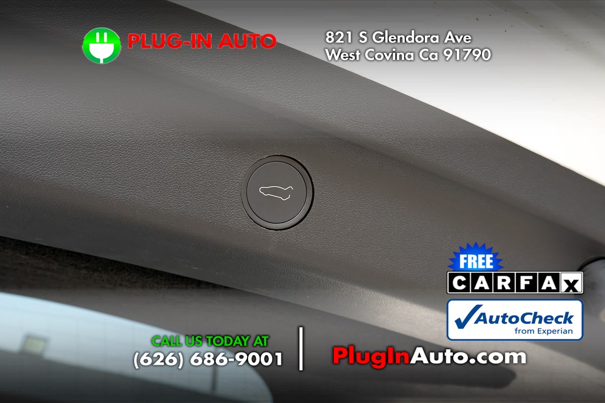2022 Tesla Model Y Long Range photo 11