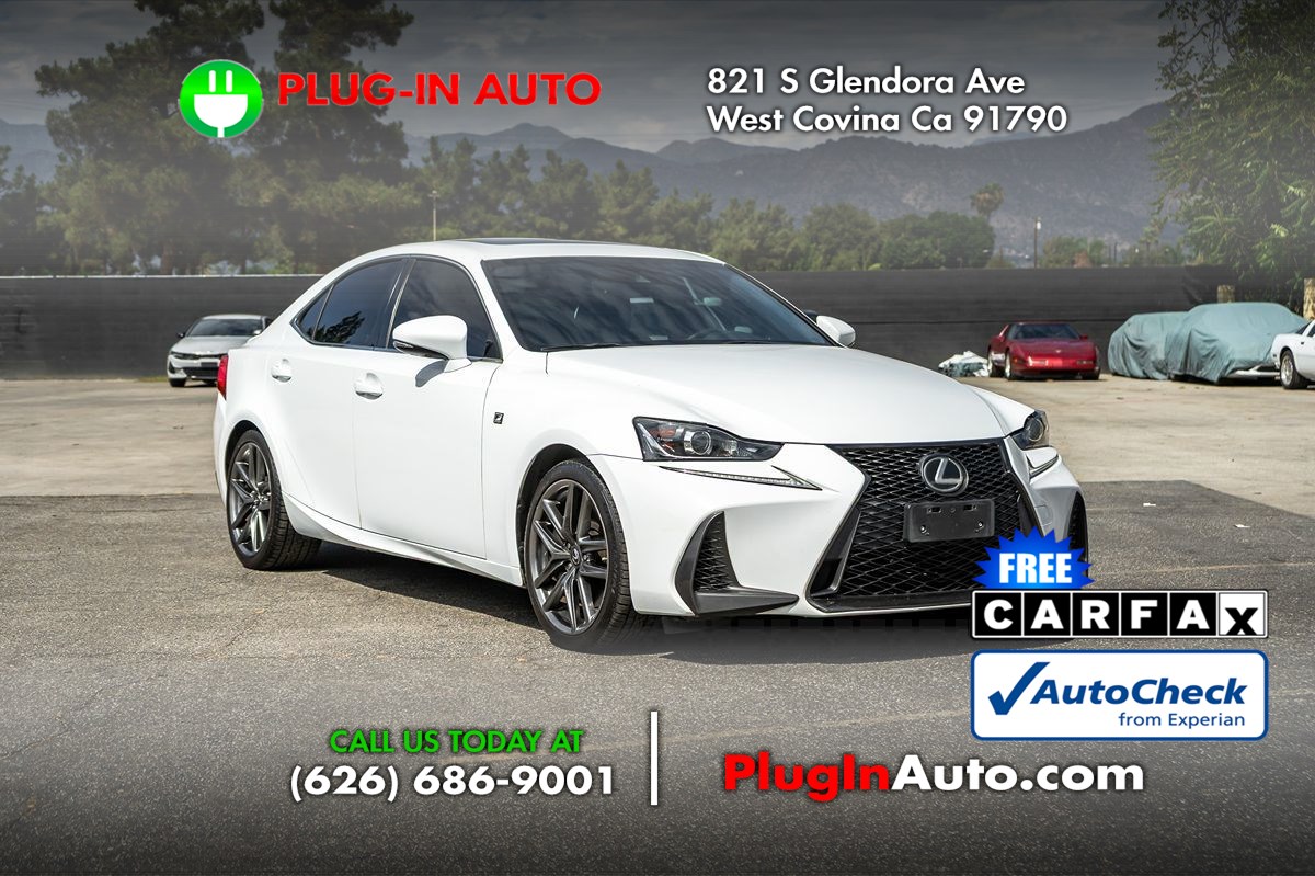 2017 Lexus IS 200t photo 3