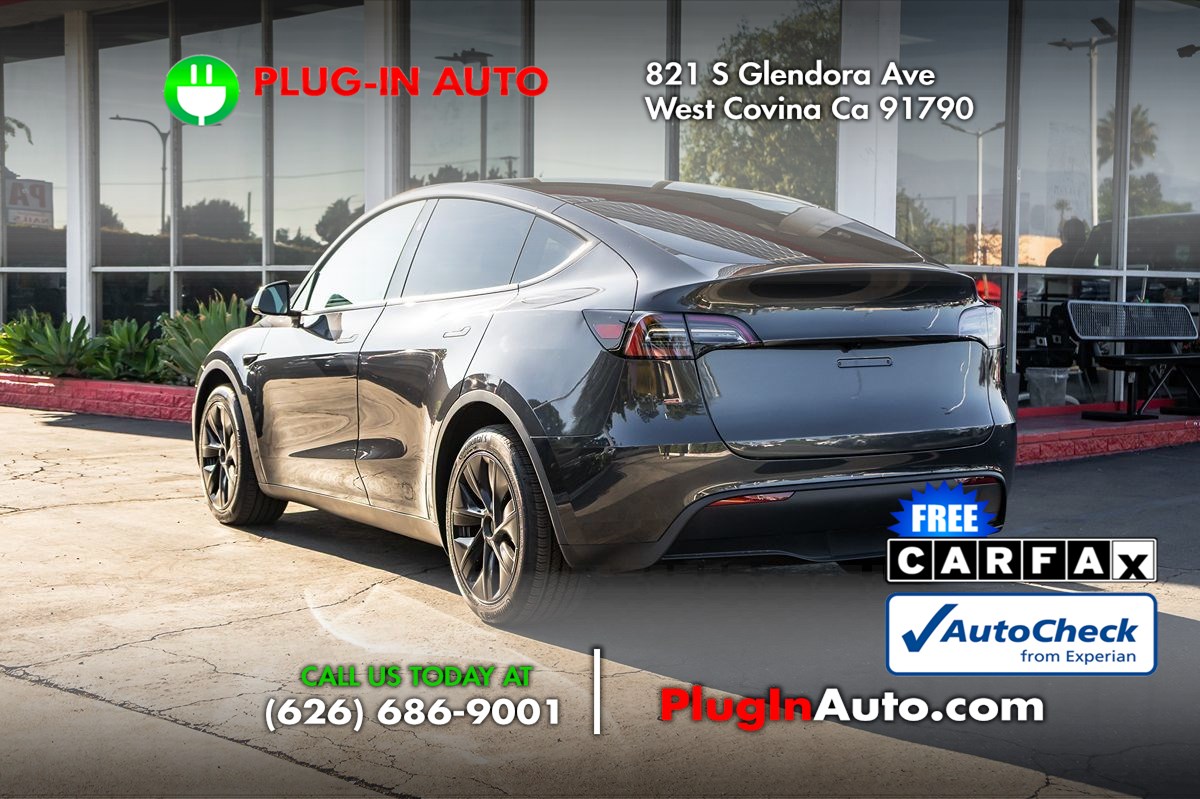 2025 Tesla Model Y Long Range photo 3