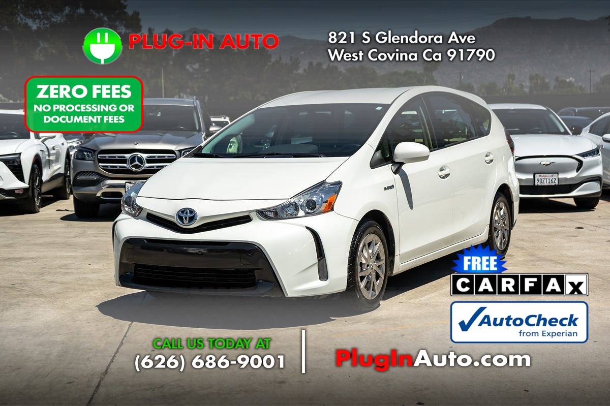 2015 Toyota Prius v Four