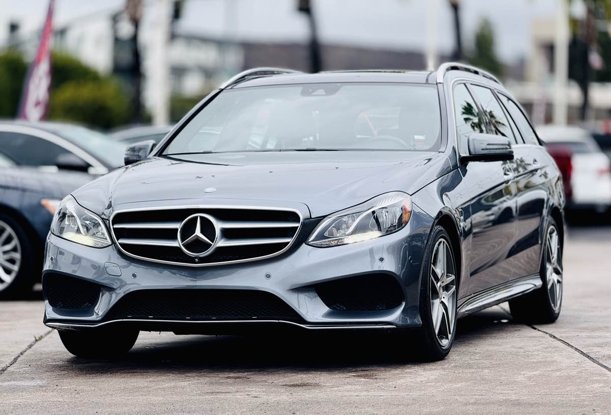 2016 Mercedes Benz E 350 photo 3