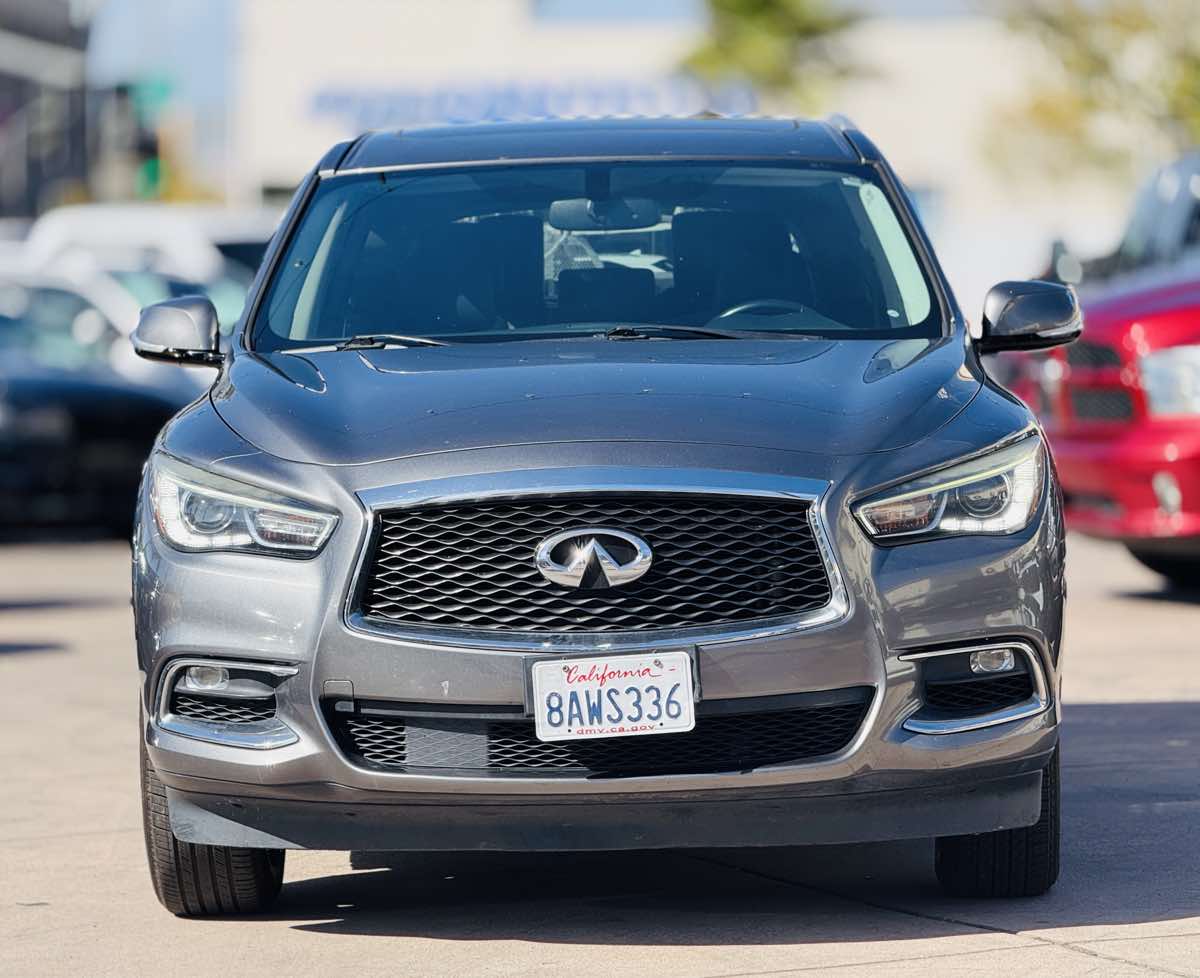 2018 Infiniti QX60 Premium photo 2