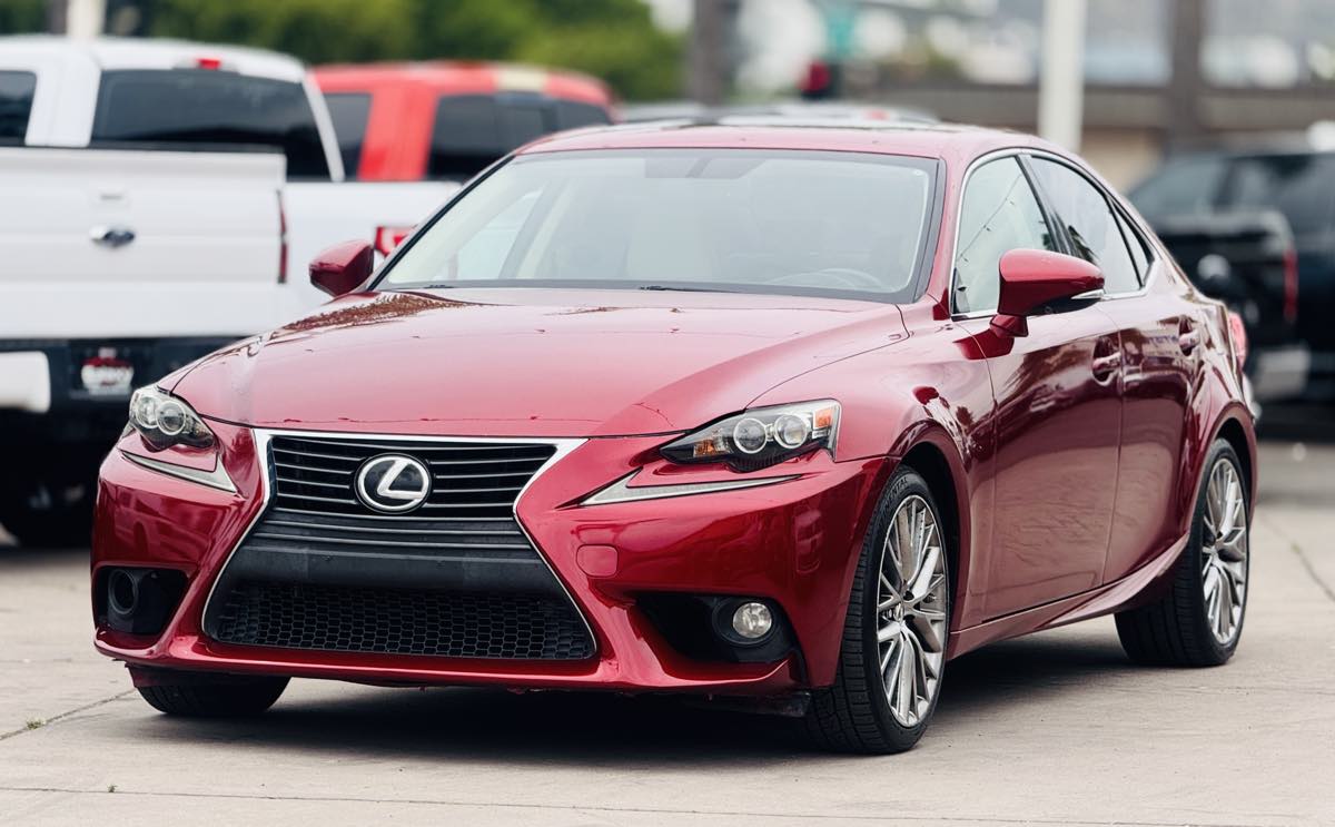 2014 Lexus IS 250 photo 3