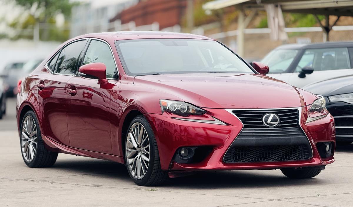 2014 Lexus IS 250 photo 4