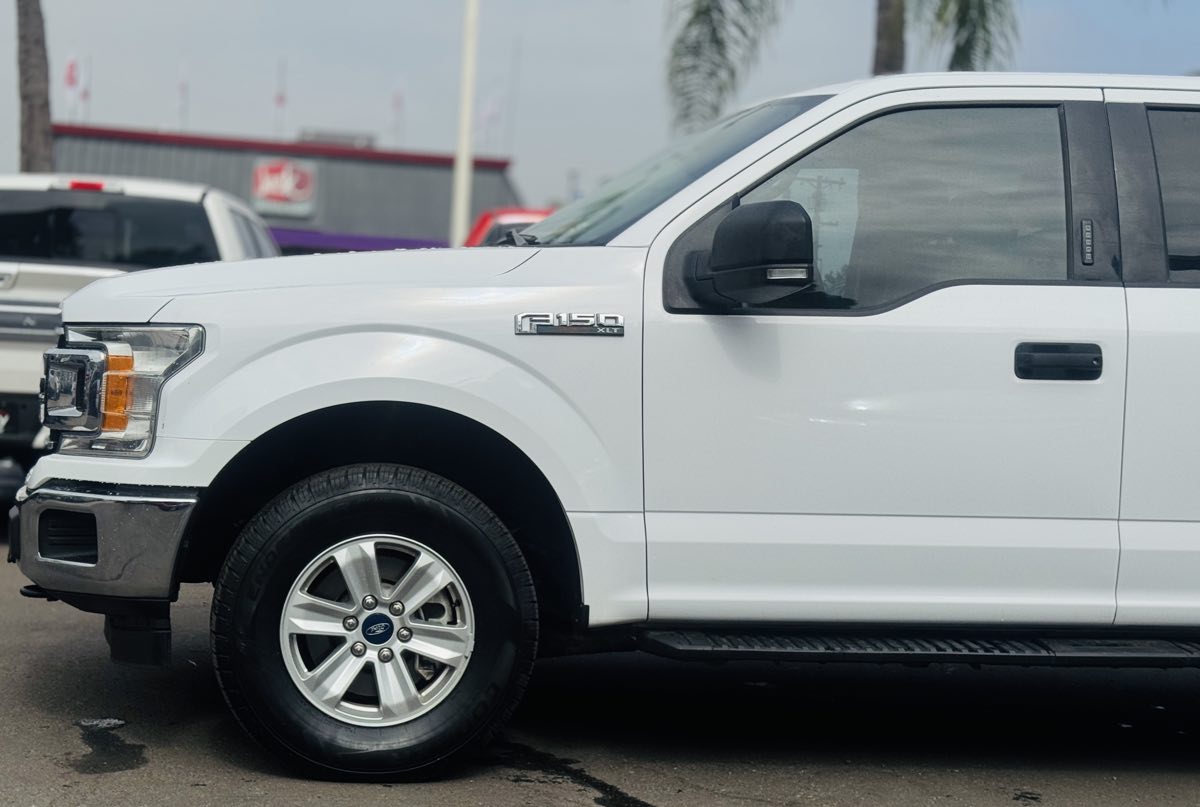 2020 Ford F-150 XLT photo 4