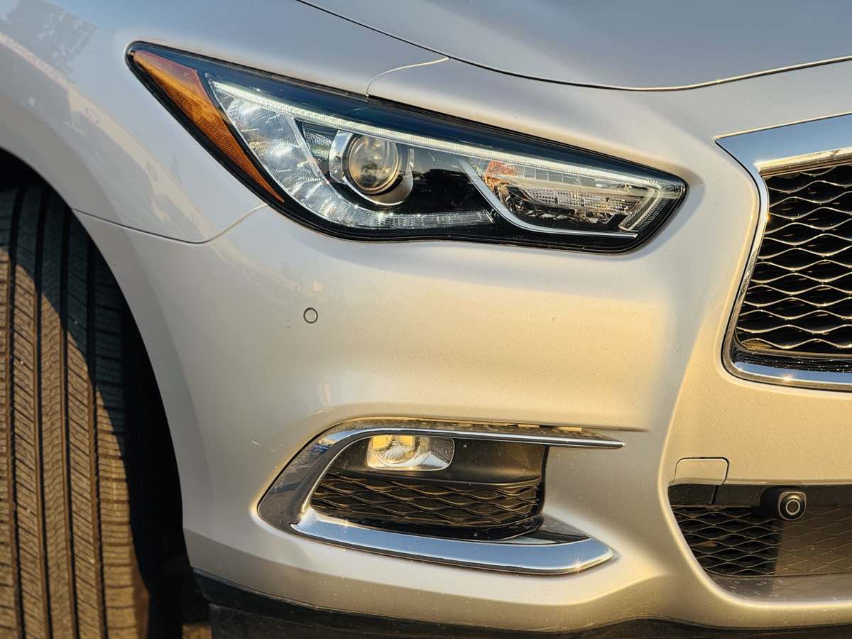 2017 Infiniti QX60 Base photo 10