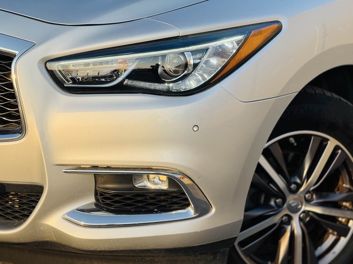 2017 Infiniti QX60 Base photo 11