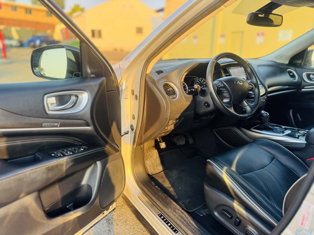 2017 Infiniti QX60 Base photo 14