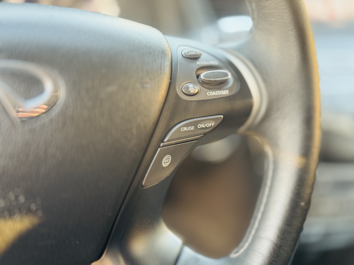2017 Infiniti QX60 Base photo 19