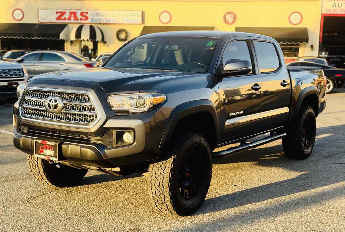 2017 Toyota Tacoma SR5 Double Cab V6 photo 3