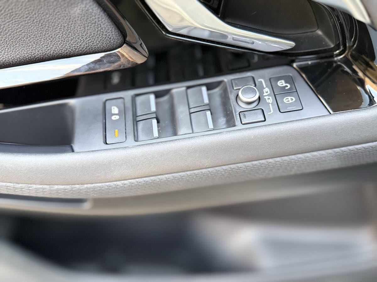 2020 Land Rover Range Rover Evoque S photo 26