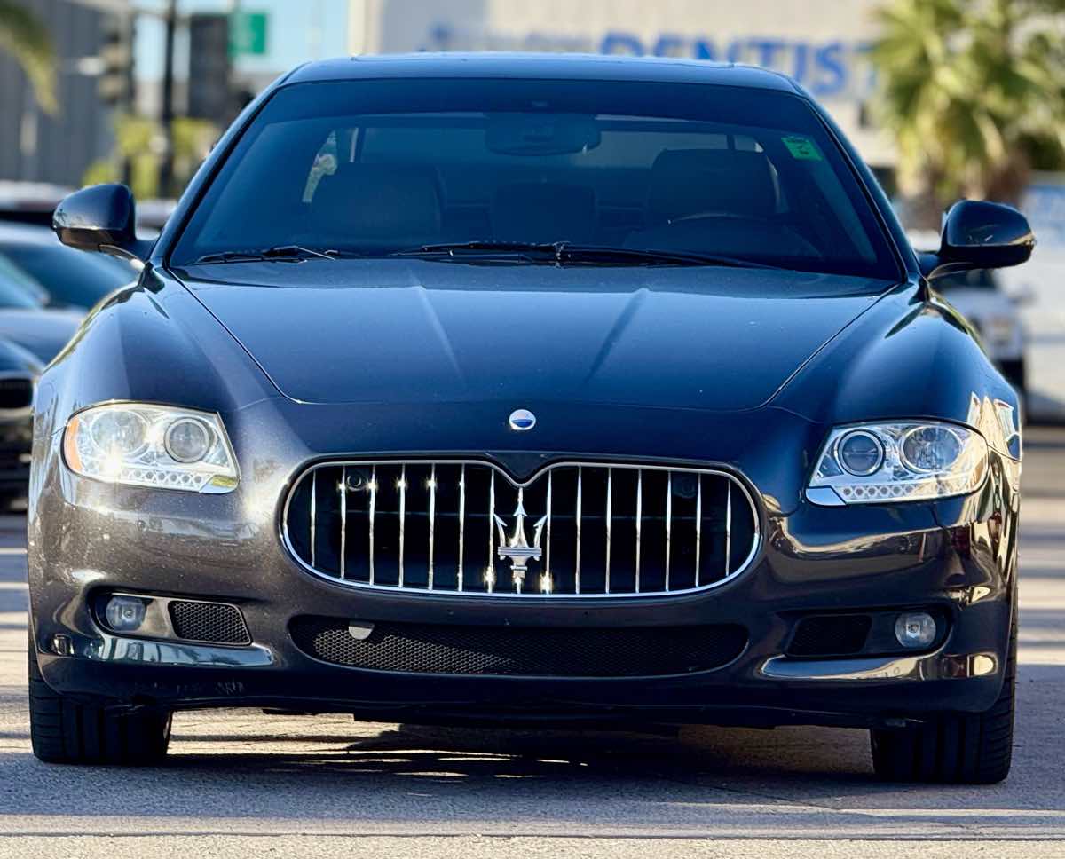 2010 Maserati Quattroporte S photo 2