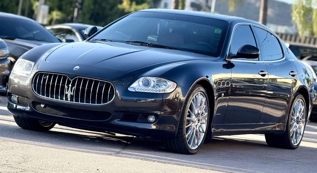 2010 Maserati Quattroporte S photo 3