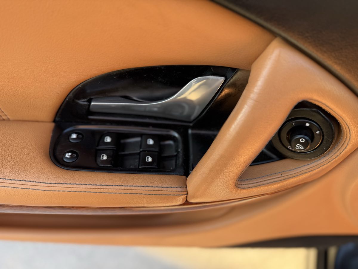 2010 Maserati Quattroporte S photo 18