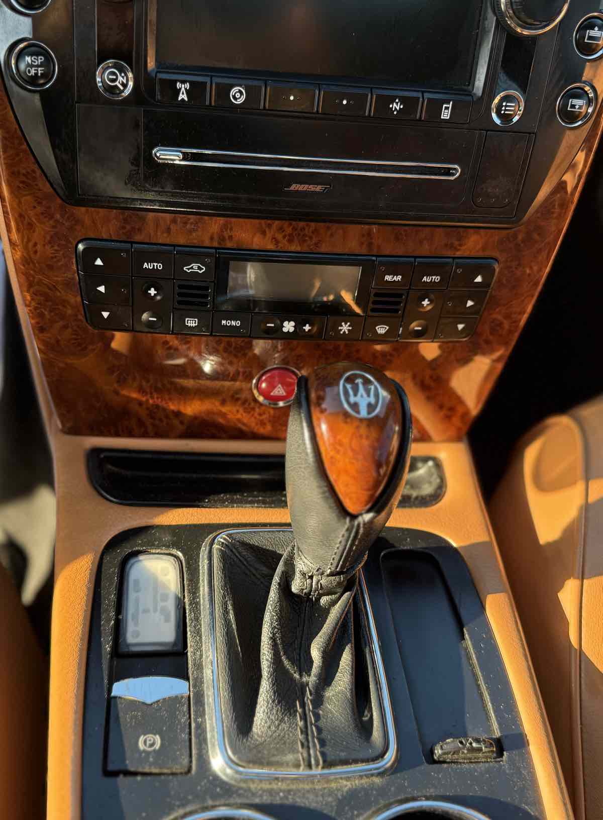 2010 Maserati Quattroporte S photo 23