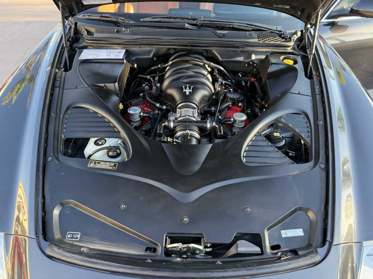 2010 Maserati Quattroporte S photo 26