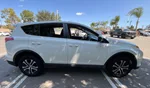 2018 Toyota RAV4 LE photo 3