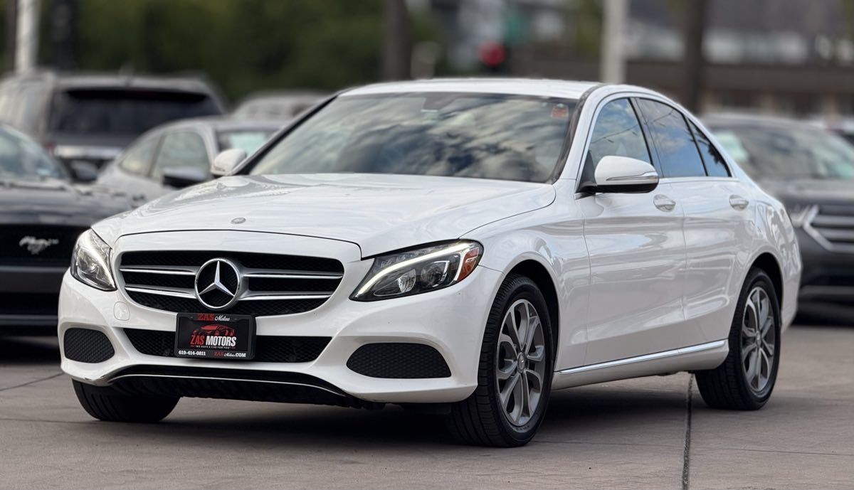 2015 Mercedes Benz C 300 photo 3