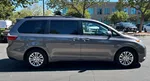 2015 Toyota Sienna XLE photo 4