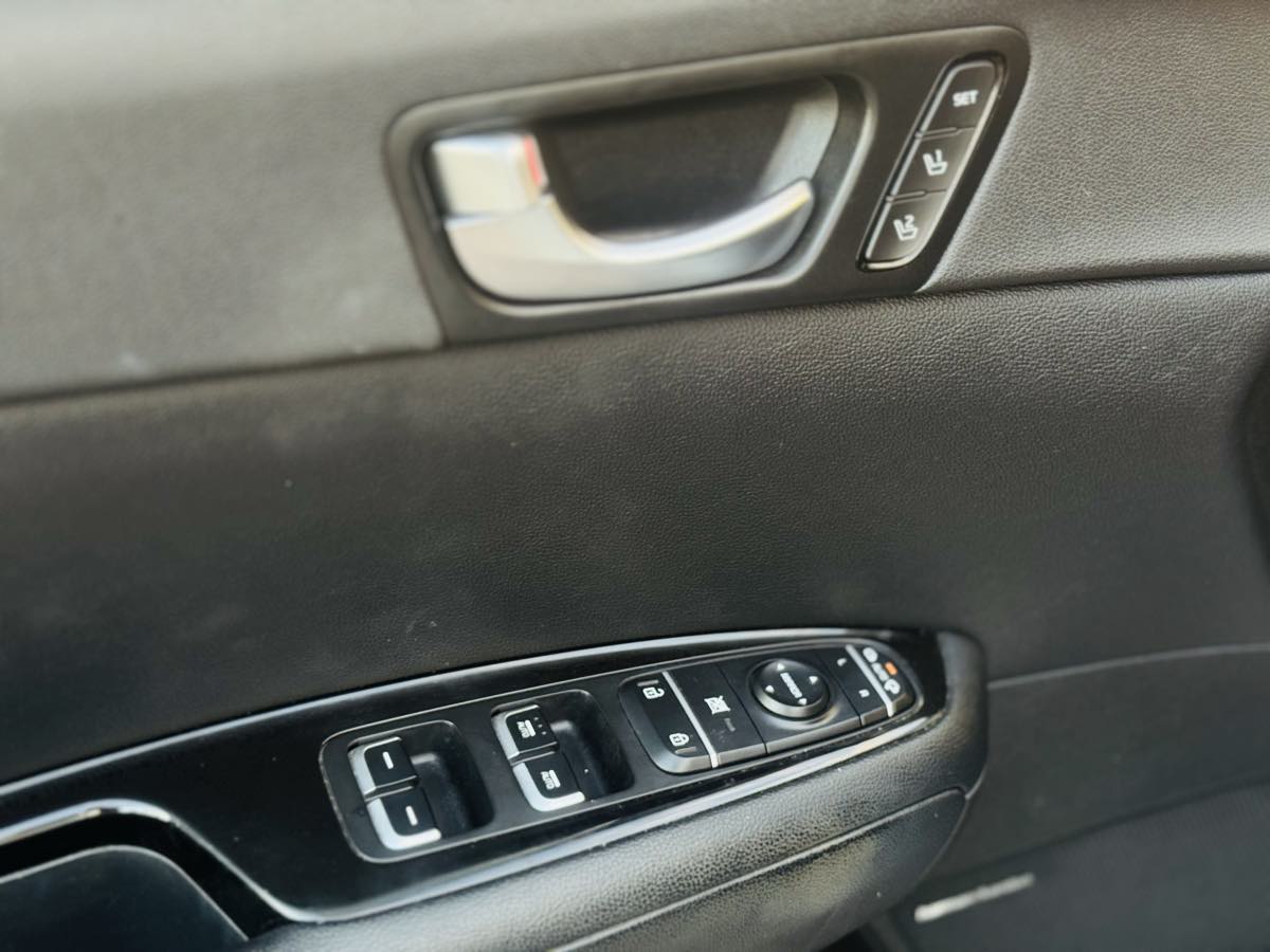 2018 Kia Optima Plug-In Hybrid EX photo 14