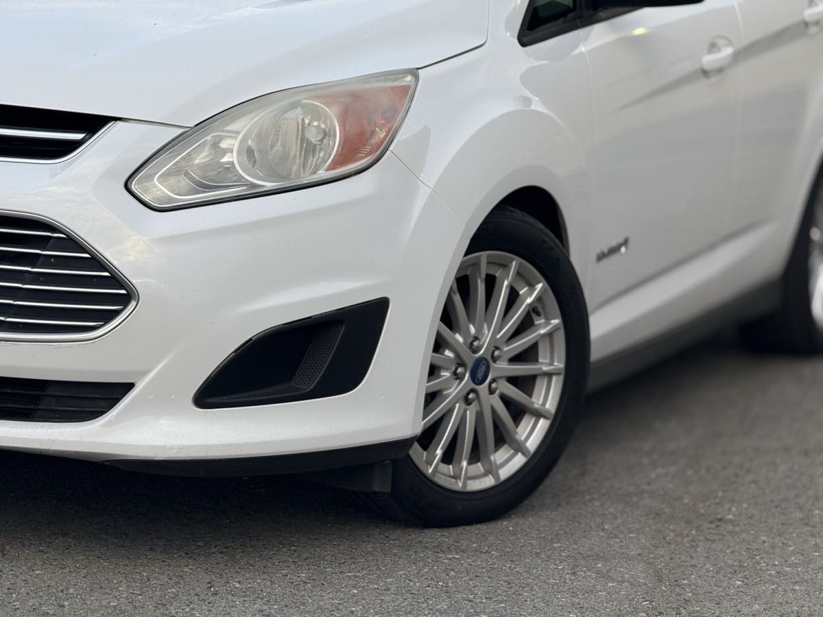 2013 Ford C-Max Hybrid SE photo 8