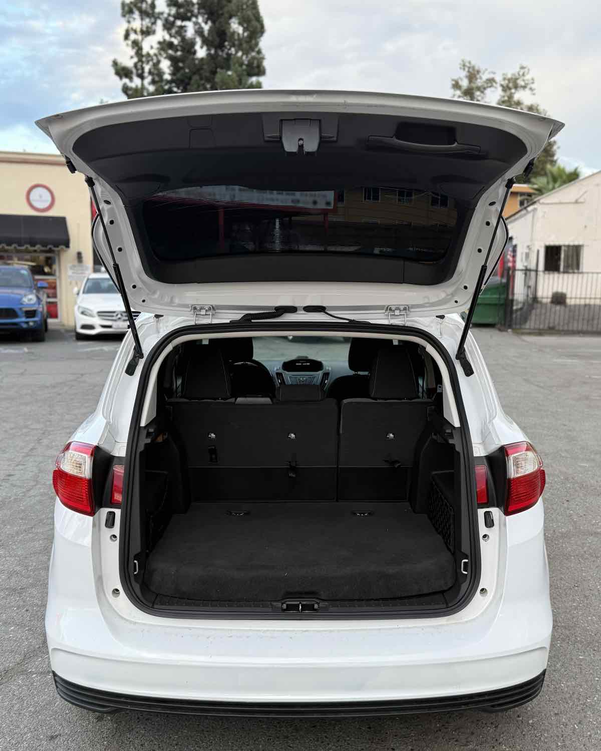 2013 Ford C-Max Hybrid SE photo 9