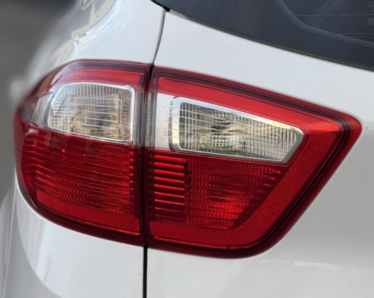 2013 Ford C-Max Hybrid SE photo 10