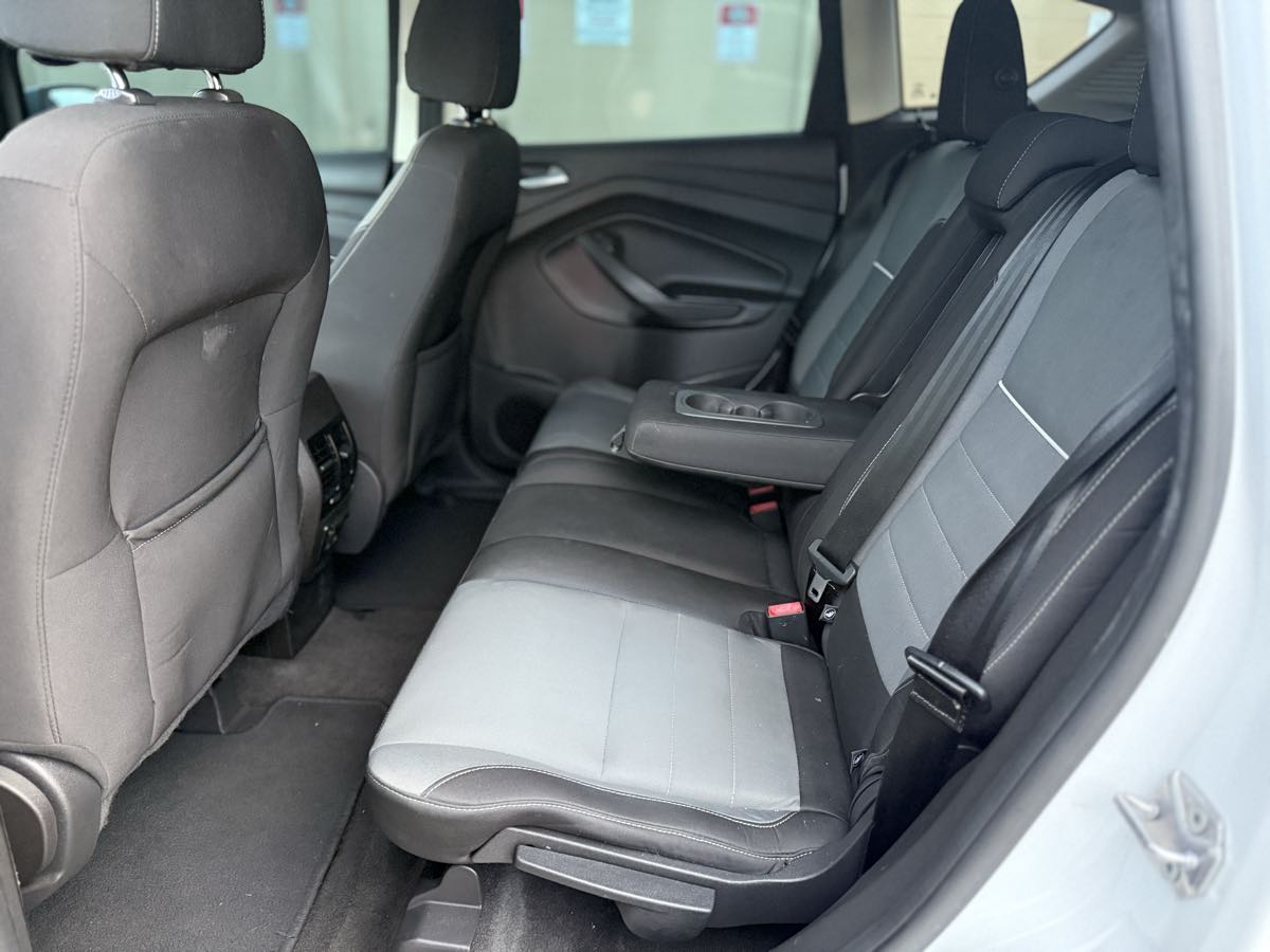 2013 Ford C-Max Hybrid SE photo 13