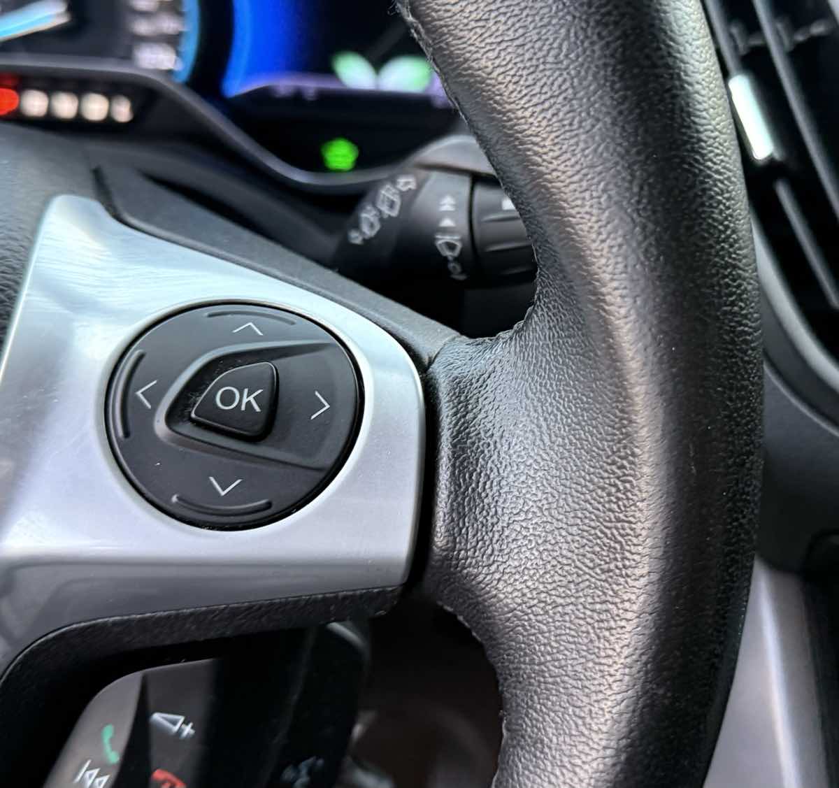 2013 Ford C-Max Hybrid SE photo 17